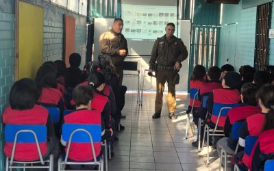 Charlas preventivas: Estudiantes de 5° y 6° básico se informan sobre el